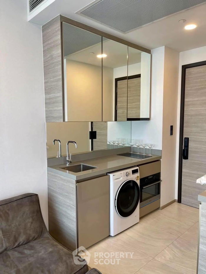 1-BR Condo at The Crest Park Residences near MRT Phahon Yothin (ID 2072237)