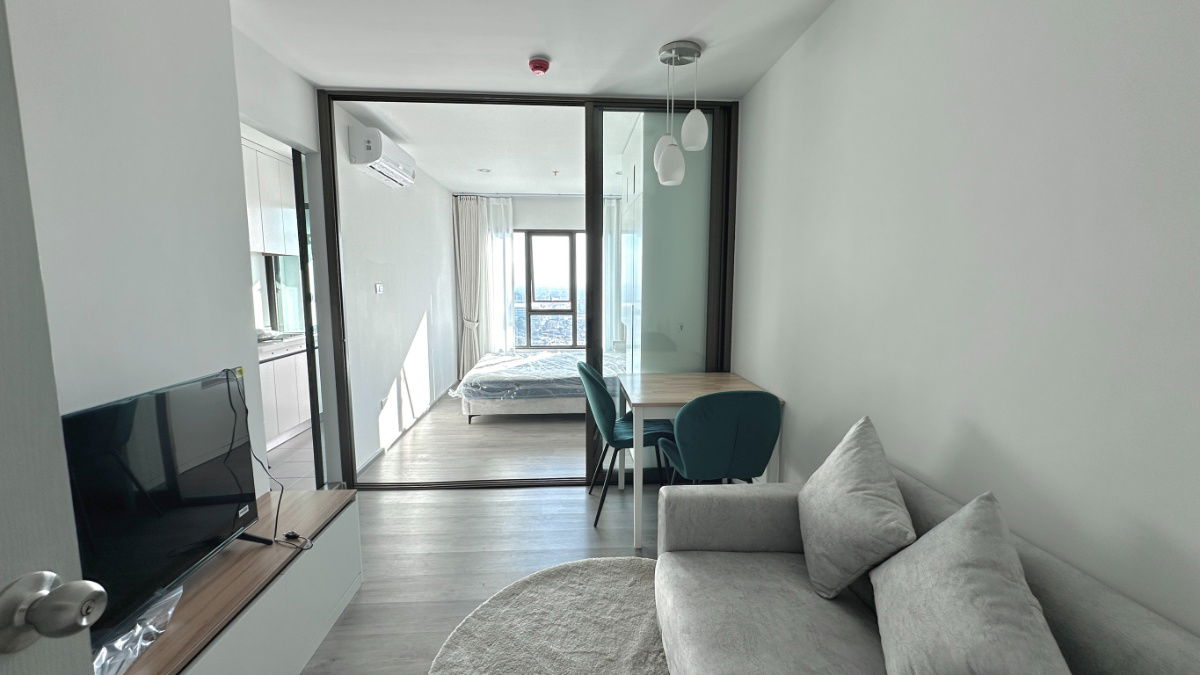 Regent Home Wutthakat – Building A Brand-new unit, never rented before Move-in ready Just 200 meters from BTS Wutthakat