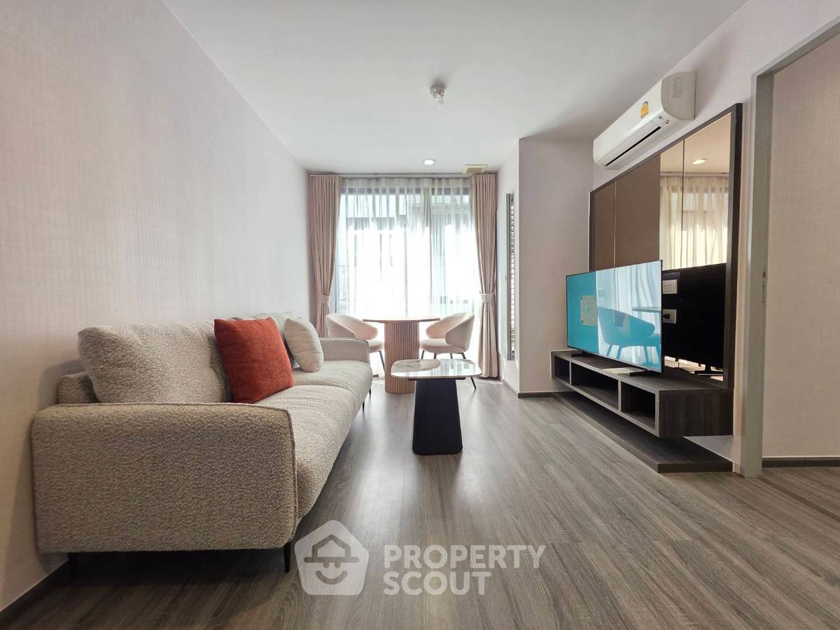 1-BR Condo at Ideo Mobi Sukhumvit 40 near BTS Ekkamai (ID 2456460)