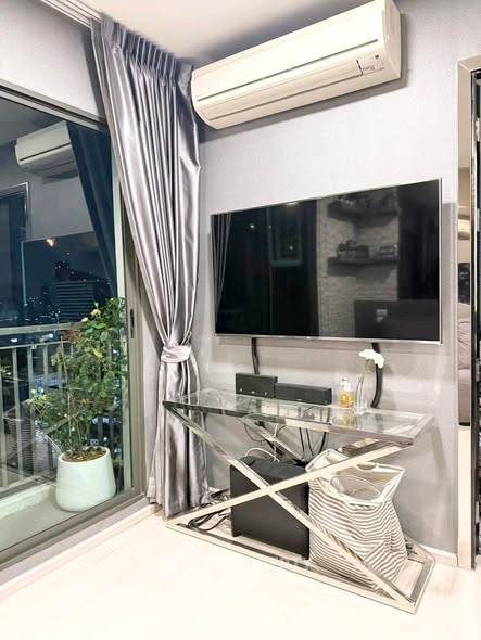 MRT Phra Ram 9 အနီး Rhythm Asoke ရှိ 1-BR ကွန်ဒို (ID 2452442)