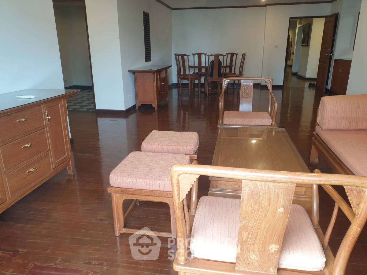 2-BR Condo at Le Premier 2 Condominium near BTS Thong Lor (ID 1982087)