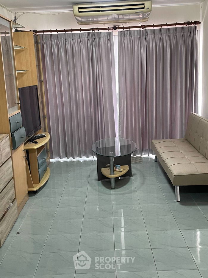 1-BR Condo at Commonwealth Pinklao near MRT Bang Yi Khan (ID 2105344)