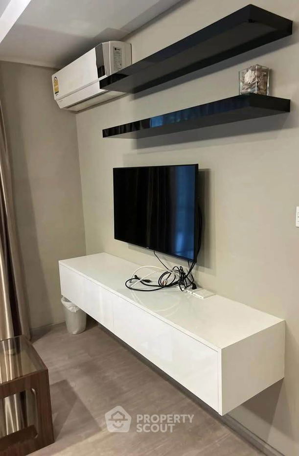 2-BR Condo at Maestro 39 Sukhumvit 39 near BTS Phrom Phong (ID 2445229)