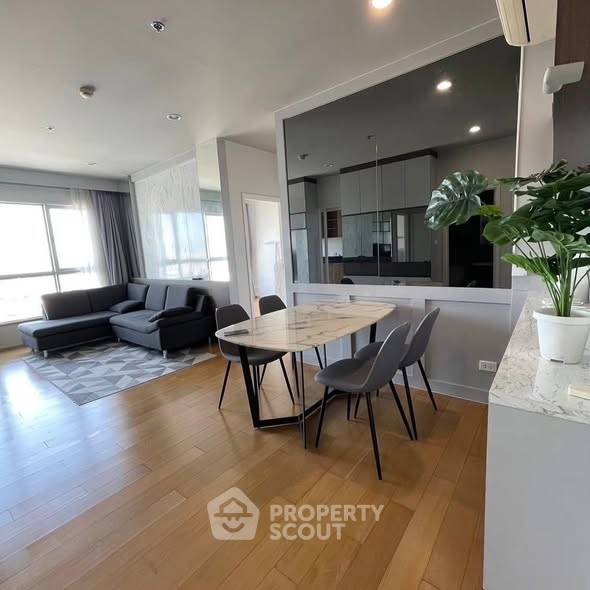 คอนโด 2 ห้องนอน แอท ไฮฟ์ สาทร ใกล้ BTS กรุงธนบุรี (ID 2400832)