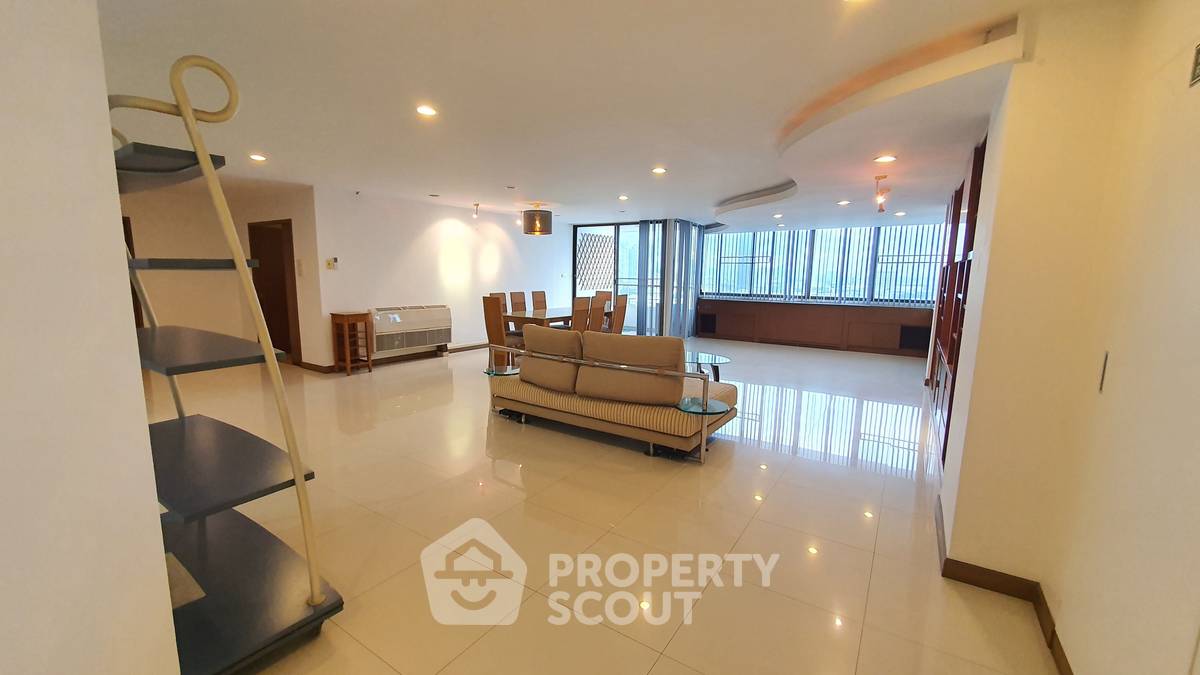 คอนโด 3 ห้องนอน ที่ เดอะ ฮาบิแทต สุขุมวิท 53 คอนโดมิเนียม ใกล้ BTS ทองหล่อ (ID 824503)