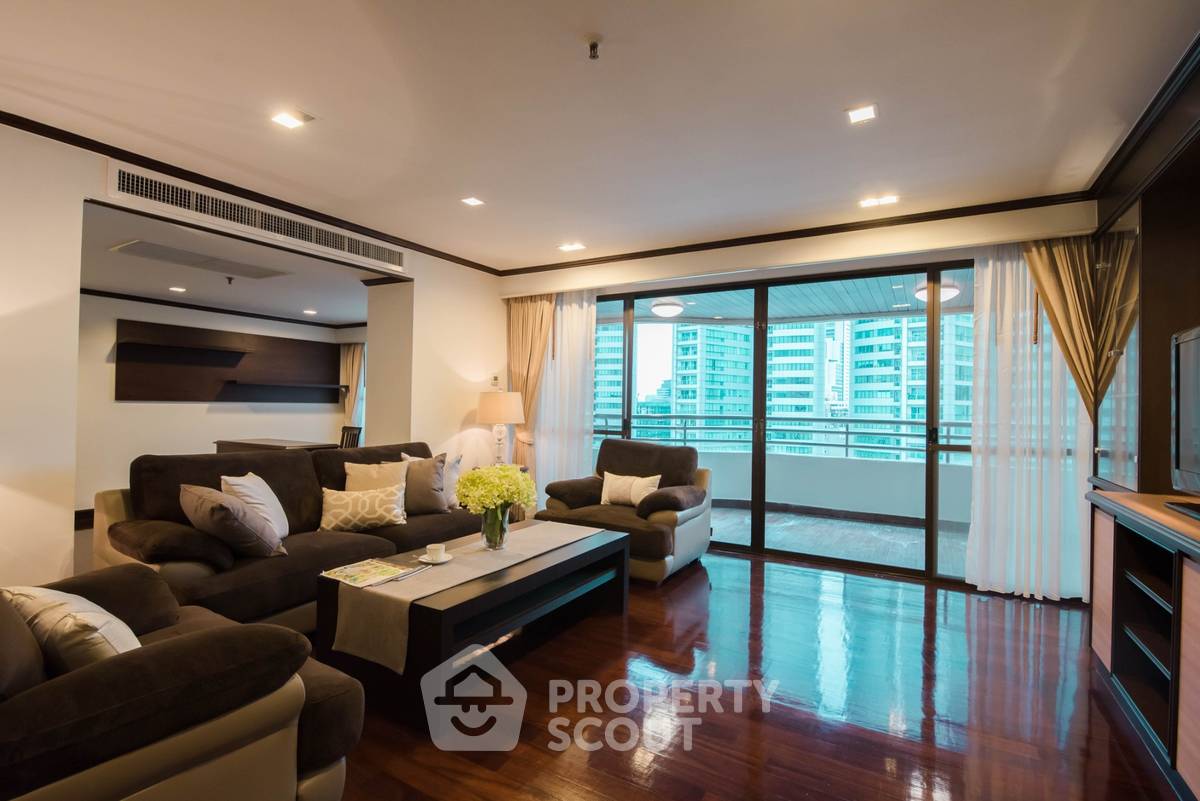 3-BR Condo at Mayfair Garden near MRT Queen Sirikit National Convention Centre (ID 457596)