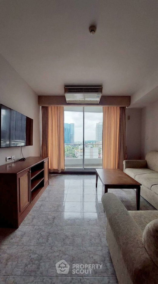 2-BR Condo at Supalai Park Phaholyothin near BTS Ha Yaek Lat Phrao (ID 2463726)
