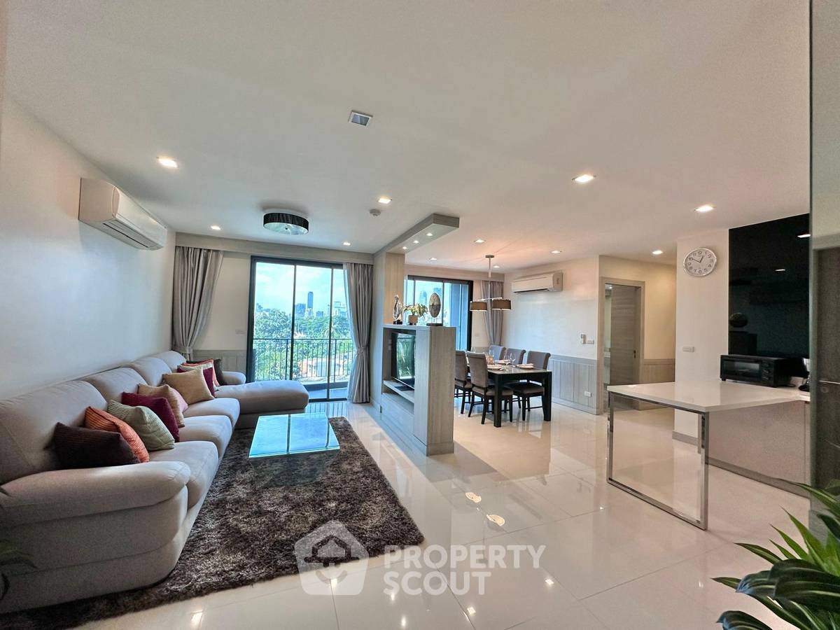 位于 Trapezo Sukhumvit 16 的 3 居公寓，靠近诗丽吉王后国家会议中心地铁站 (ID 2020538)