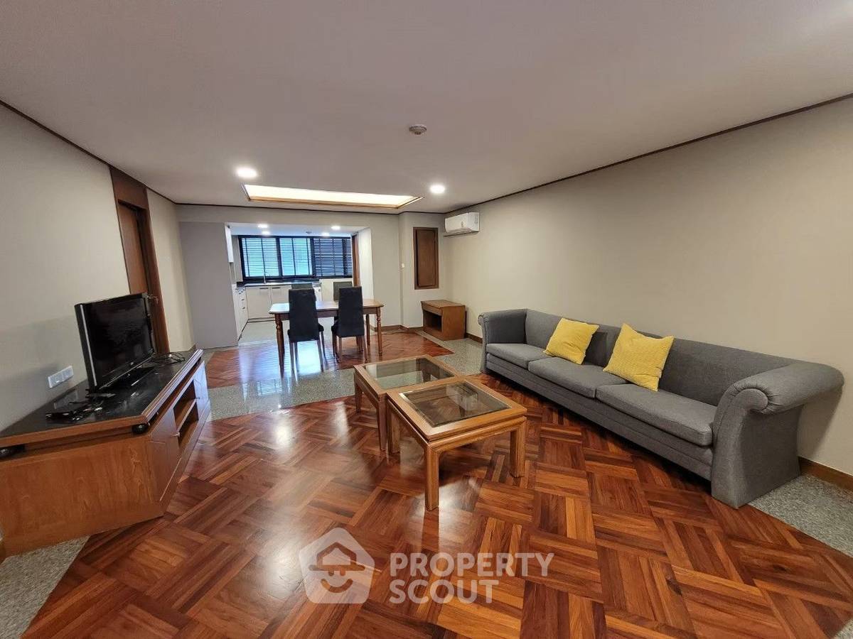 2-BR Condo at United Tower Thong Lor near BTS Thong Lor (ID 2009616)