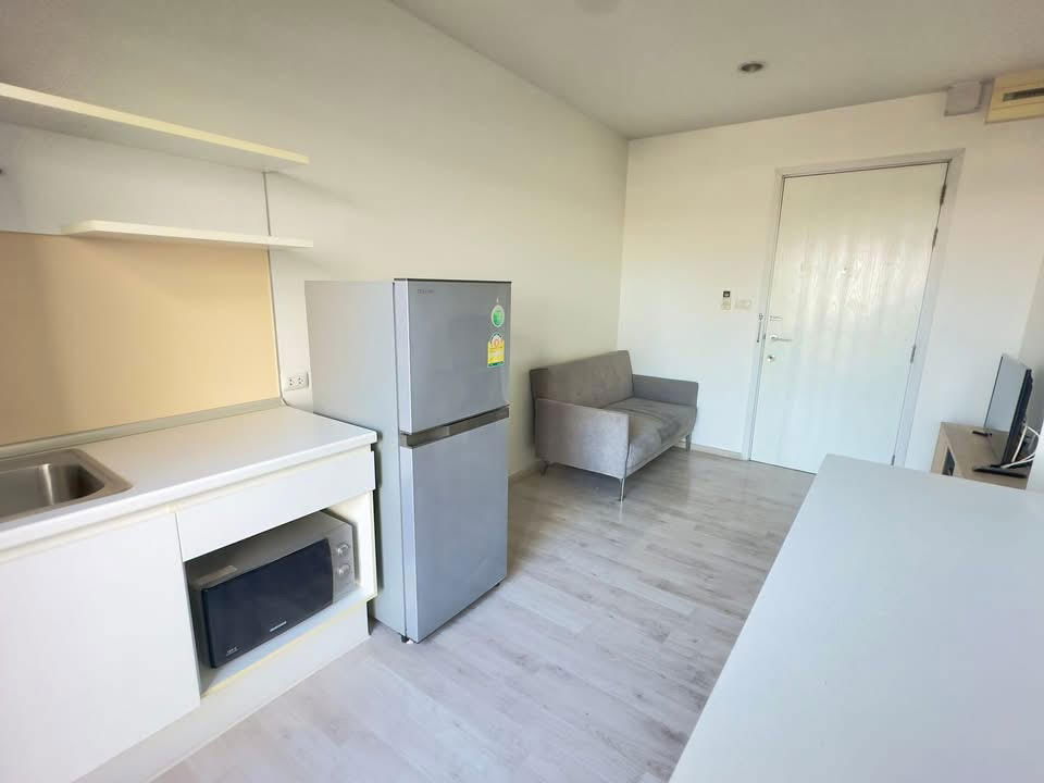 code : E65 Plum Condo Central Station Phase 1