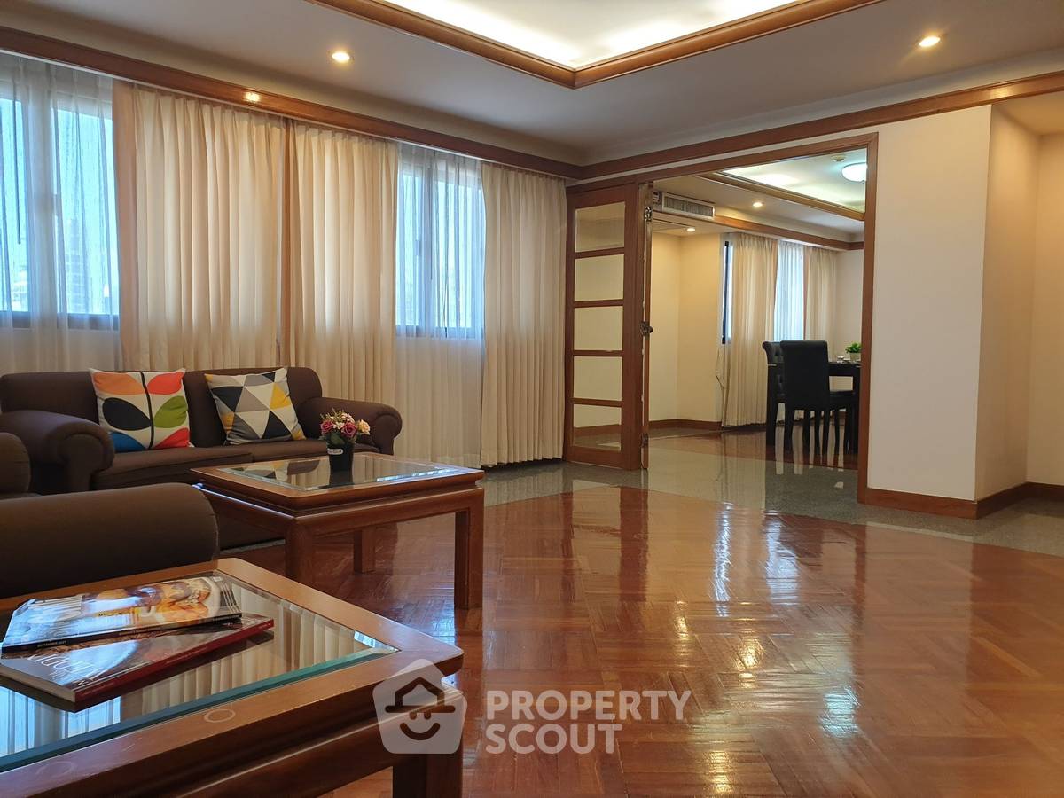 2-BR Condo at United Tower Thong Lor near BTS Thong Lor (ID 2009620)