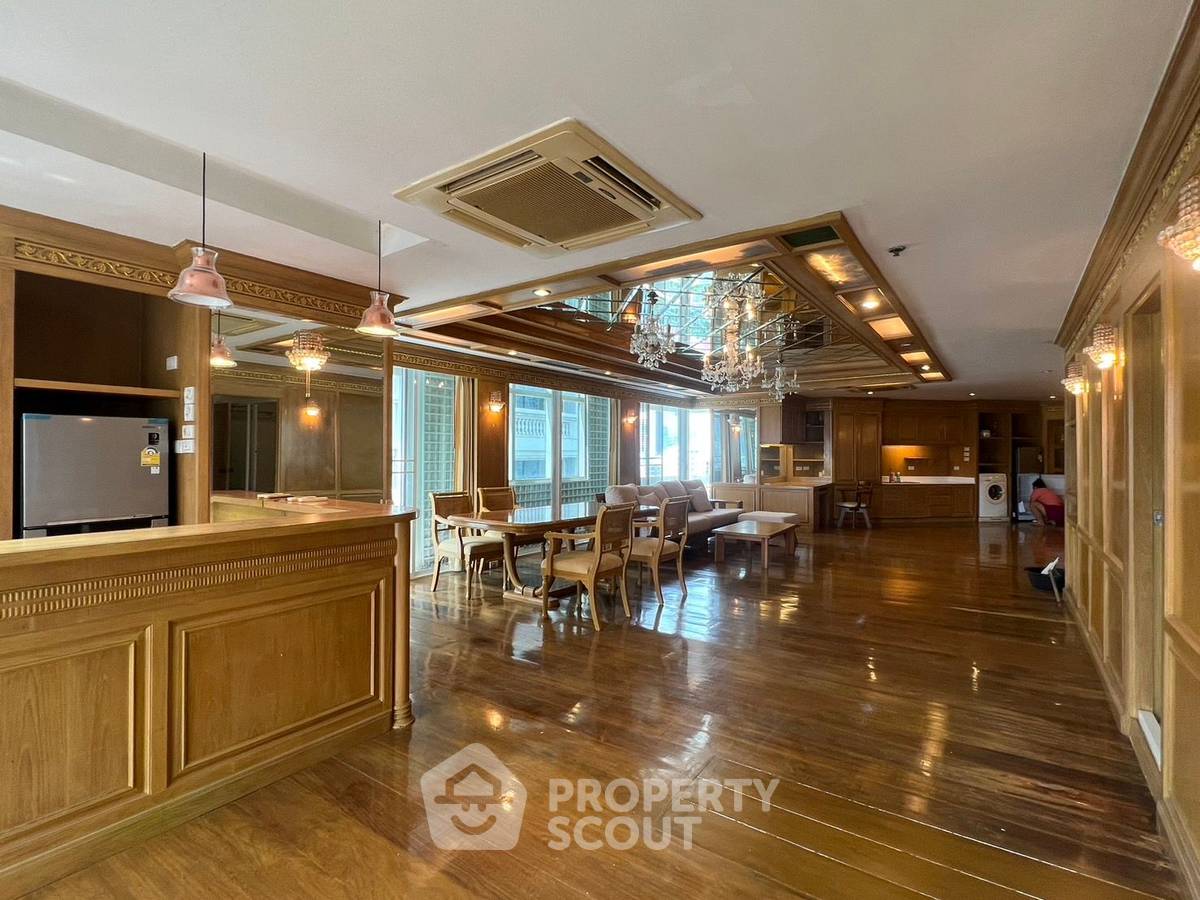 4-BR Condo at Crystal Garden Condominium near BTS Nana (ID 1781606)