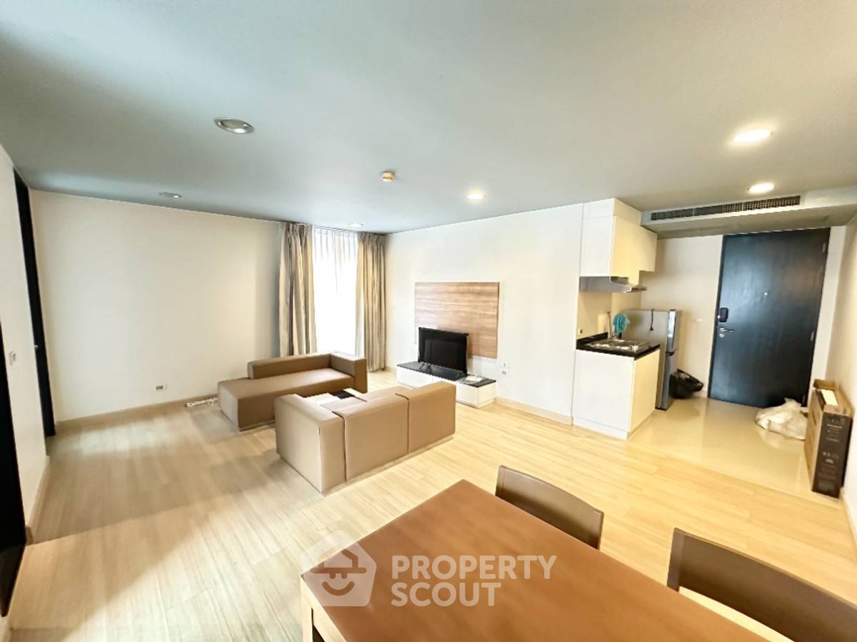 2-BR Condo at The Tempo Ruamrudee Condominium near BTS Phloen Chit (ID 2429223)