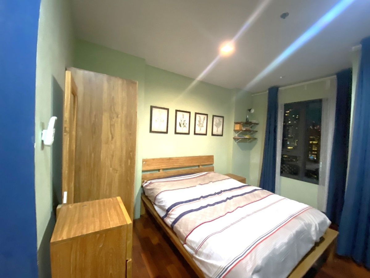 For rent: Life One Wireless, 33rd floor