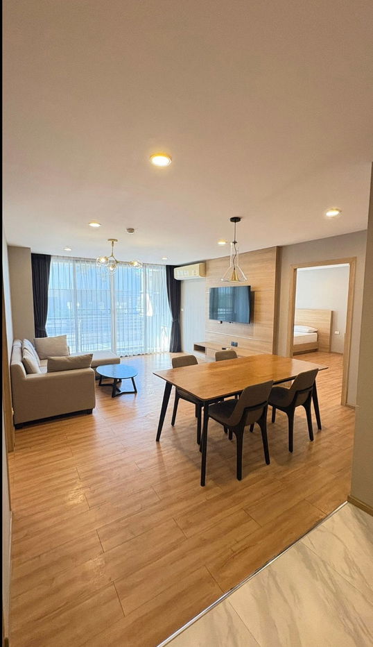 Bliss ThongLo. 2bed 125sq.m. Pets ok! Line id: @pfagent