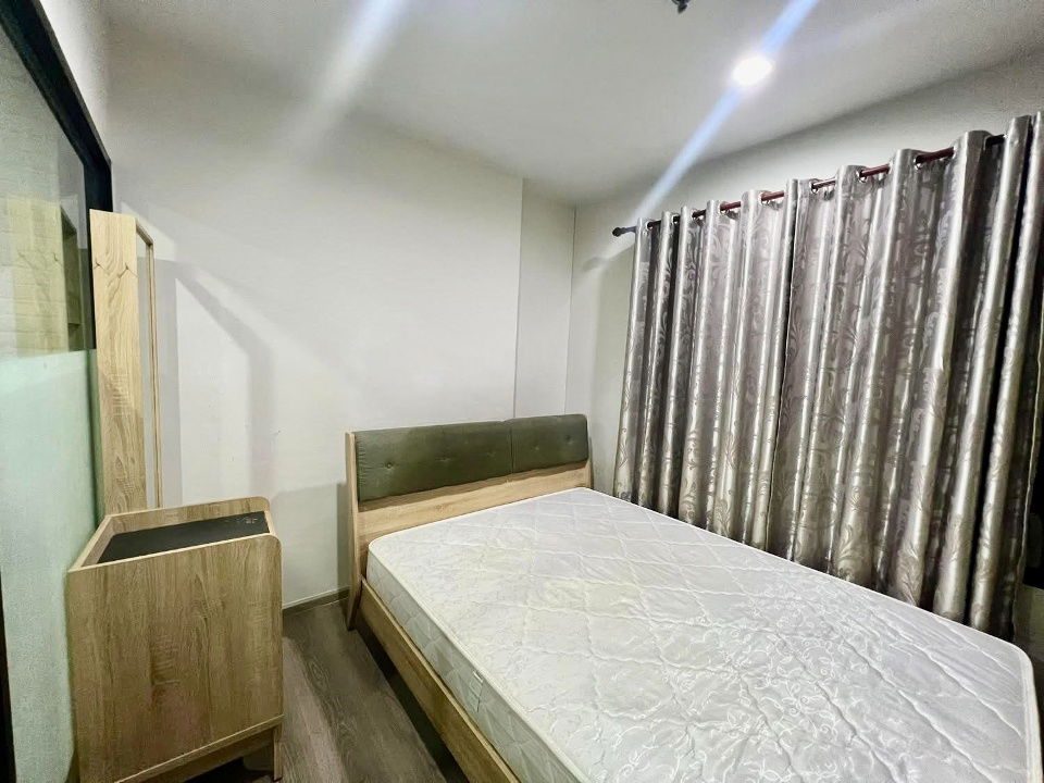 code : E135 Aspire Sathorn–Taksin Copper Zone