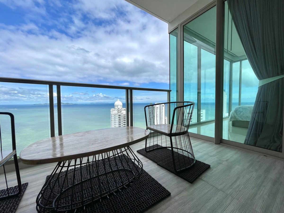 The Riviera Wongmat Beach SeaView Corner Room