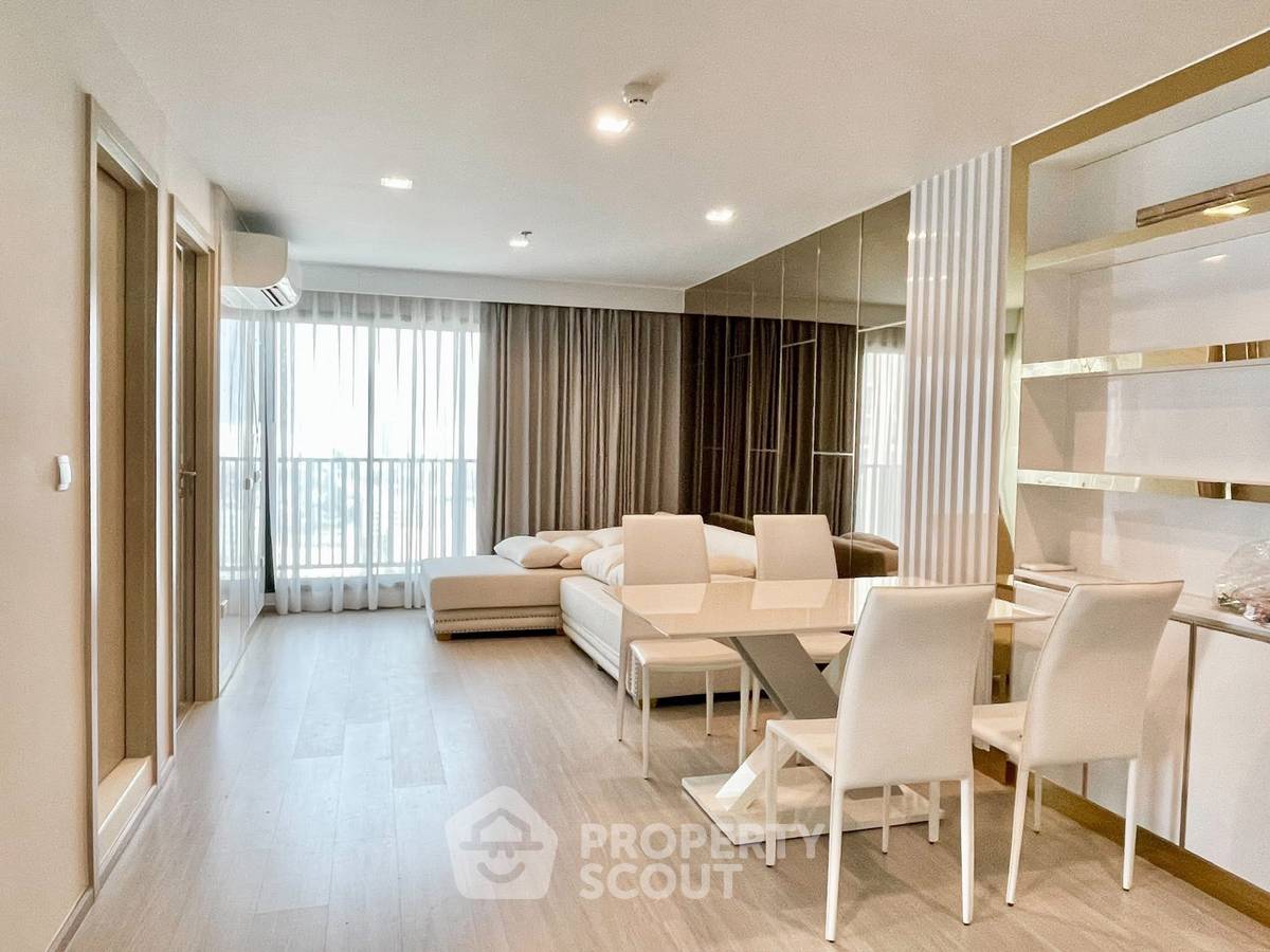 2-BR Condo at Life Ladprao near BTS Ha Yaek Lat Phrao (ID 2462477)