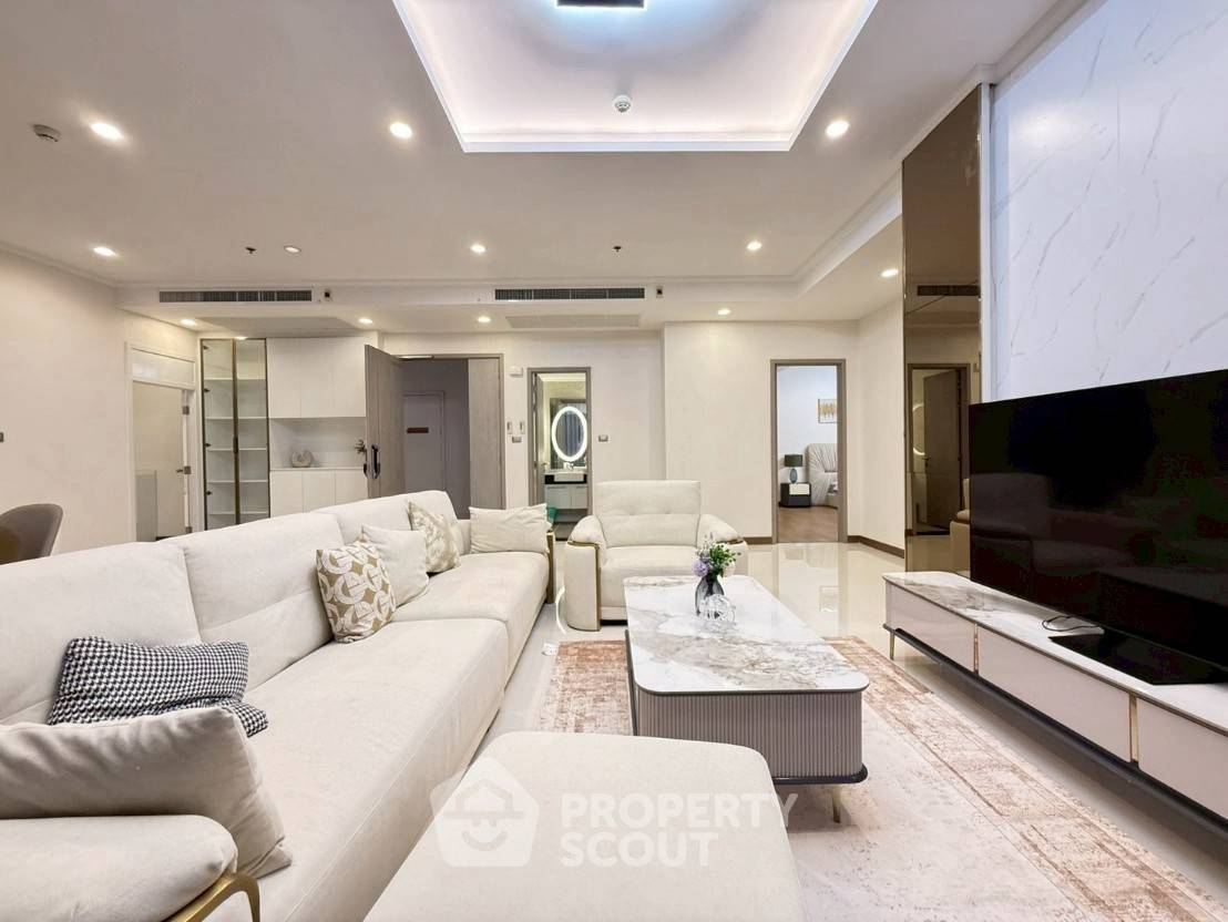 3-BR Condo at Supalai Oriental Sukhumvit 39 near MRT Phetchaburi (ID 2463802)