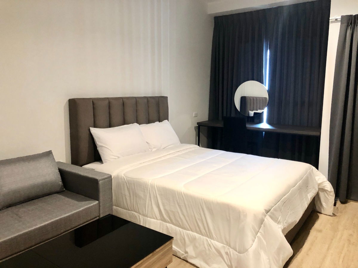 Condo for rent Ideo New Rama 9, ready to move in. If interested, contact Line @goodmanpro or call 0999029192.