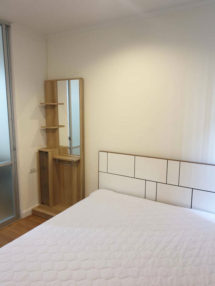 Condo for rent Lumpini Place Ratchayothin (Equipped with washing machines)