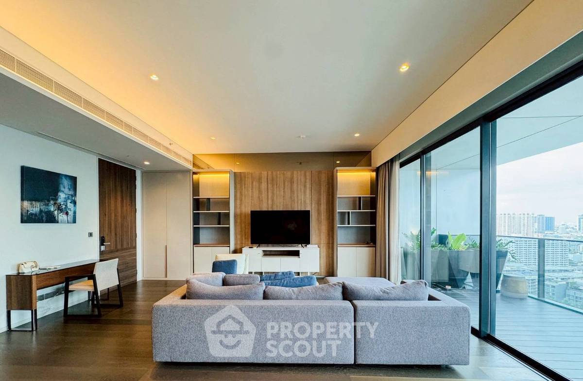 3-BR Condo at Tela Thonglor near BTS Thong Lor (ID 2418398)