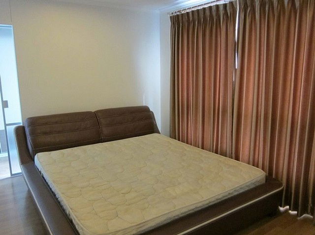 C6429 Rent  :  Condo  Lumpini Place Ratchayothin ( BTS Ratchayothin ) 064 665 4666