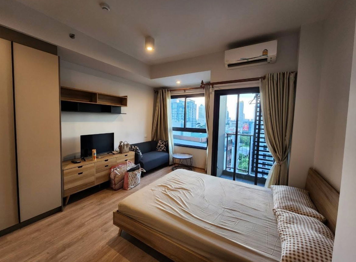 🛋️ For rent: Ideo Rama 9 Asoke, fully furnished studio room near Central Rama 9, only 18,000 baht. Add Line @255ghzjq (with @) .ꔛ