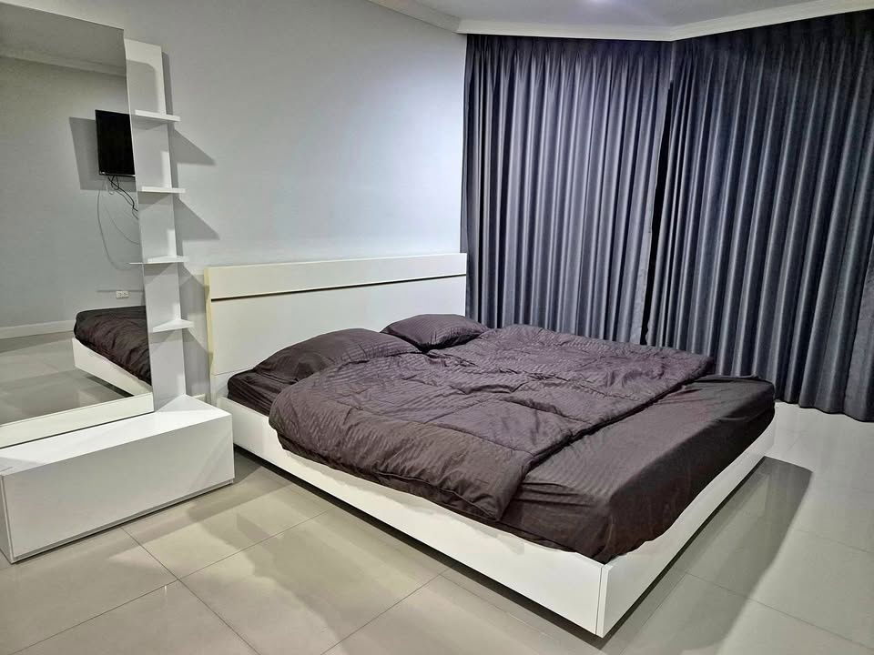 Condo for Rent at Sukhumvit Suite (F6812015)ID Line : @pccenter