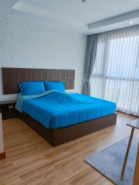 出租：Ladda Plus Condo，是拉差市中心，房间漂亮，楼层高，家具齐全，可入住。