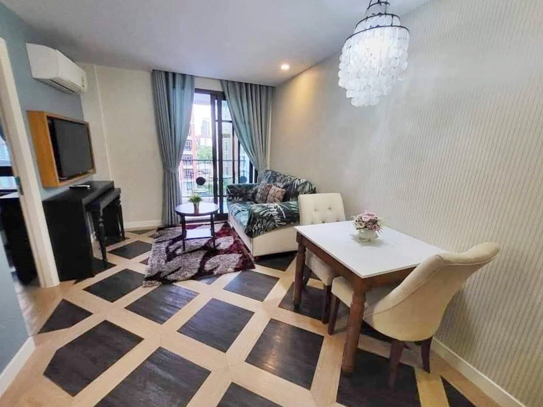 Espana Condo Resort Pattaya တွင် ငှားရန်ရှိသည်။