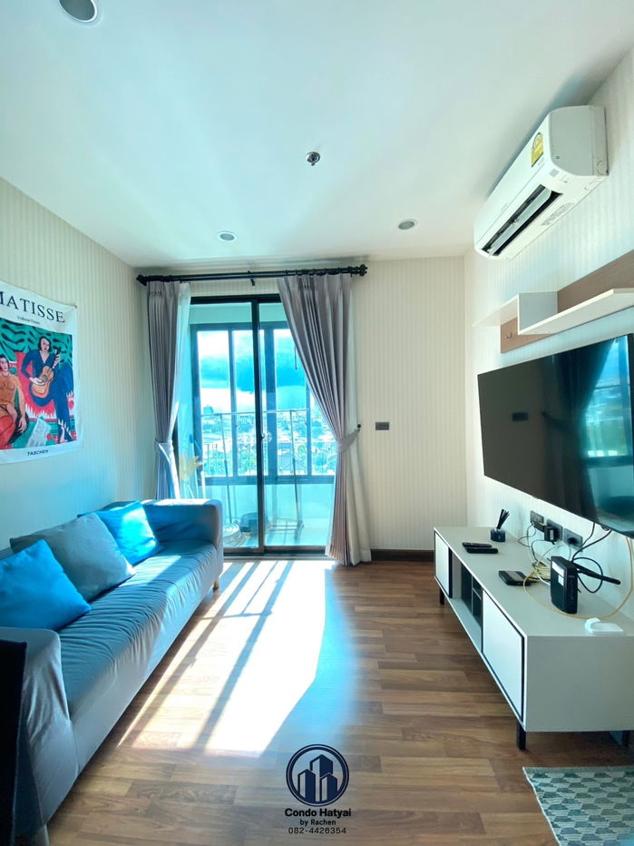 Condo for rent at The Rise Residence, 1 bedroom, corner unit, 36.11 sq.m., 6th floor, 11,000 baht/month.