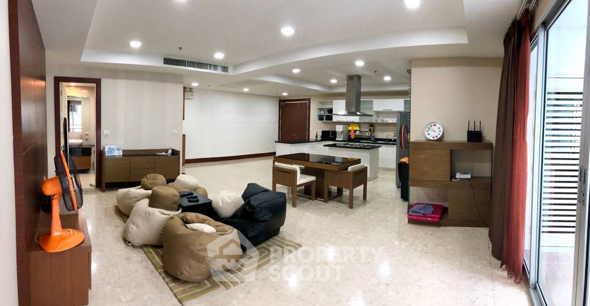 3-BR Condo at Nusasiri Grand Condominium near BTS Ekkamai (ID 665973)