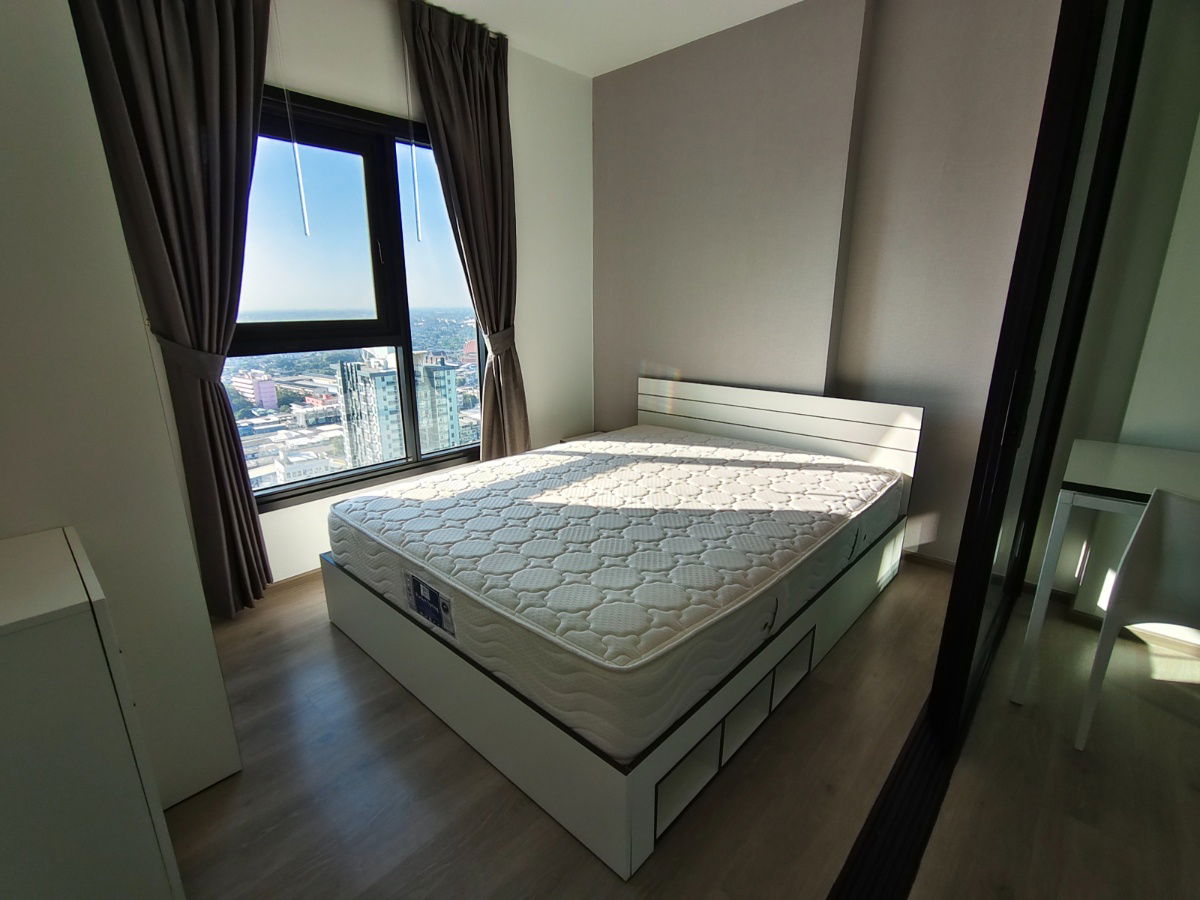 🌆 For Rent: The Base Phetkasem - Just 100 m. from MRT | High floor, city view + Walk-in Closet @90condo 🌃