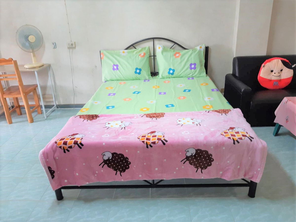 Aue Pracha Condotown Building 9