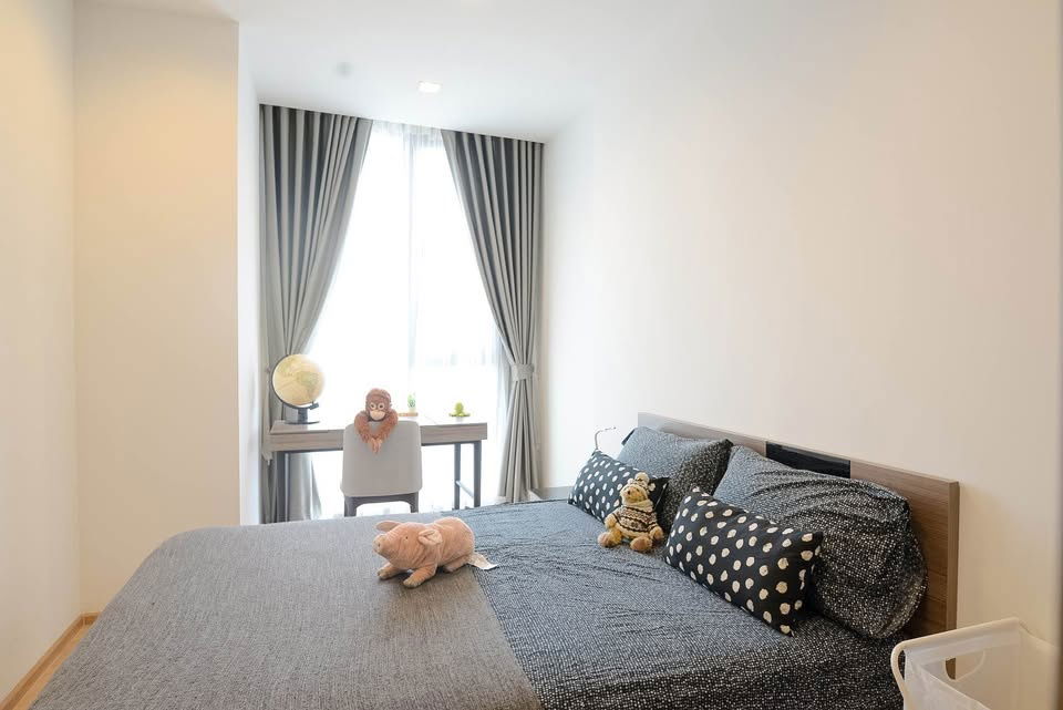 ST0398   THE LINE Phahon - Pradipat  ST0398