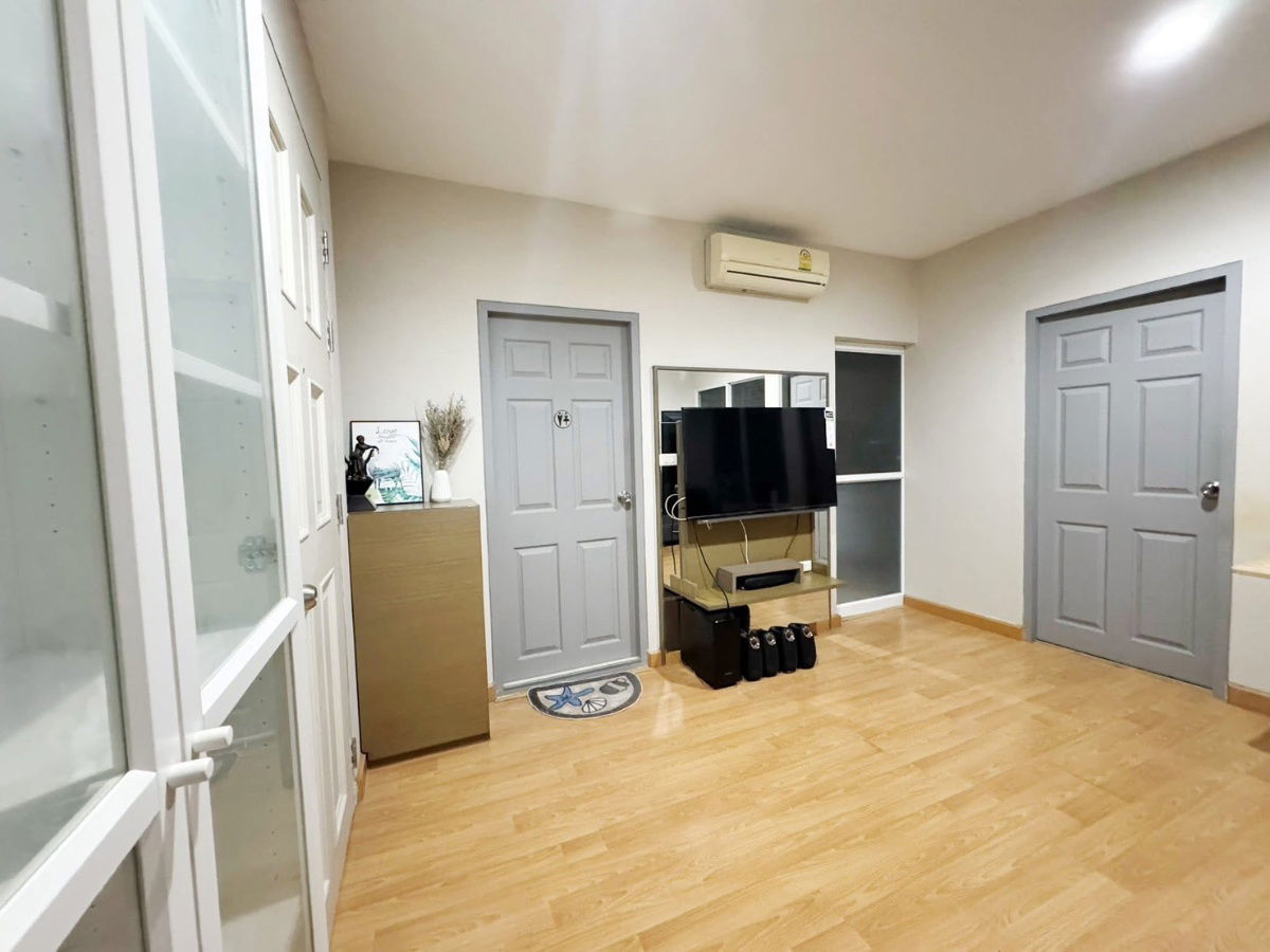 【ငှားရန်】Life @ Ratchada |