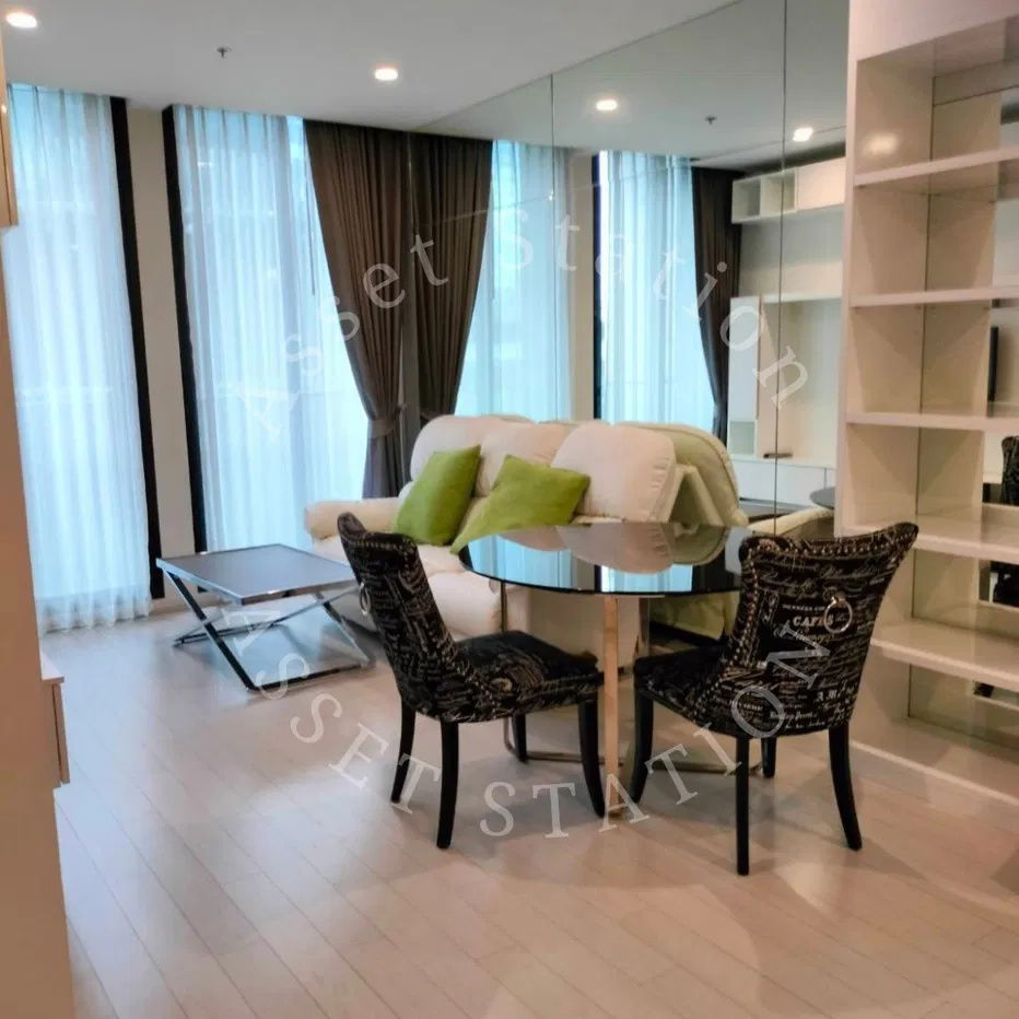 🏢 Luxurious condo, Noble Ploenchit, spacious modern rooms, near BTS Ploenchit.
