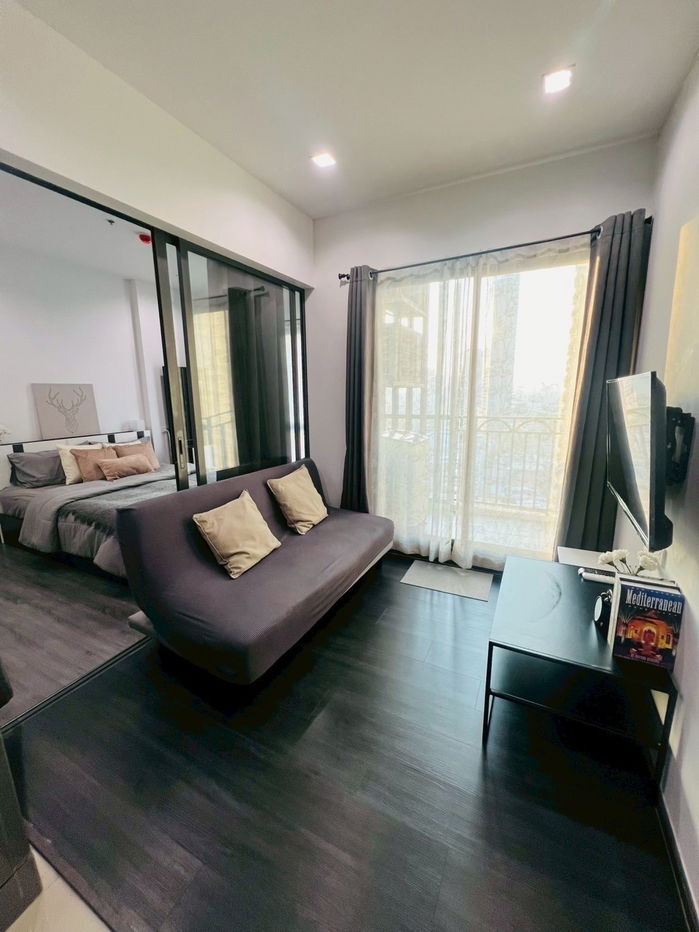 The Rich Sathon–Taksin — A beautiful unit in a prime location with easy access, just minutes from the BTS.
