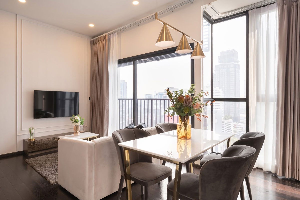 Park Origin ทองหล่อ 2ห้องนอน Add Line id: Nattyprooperty