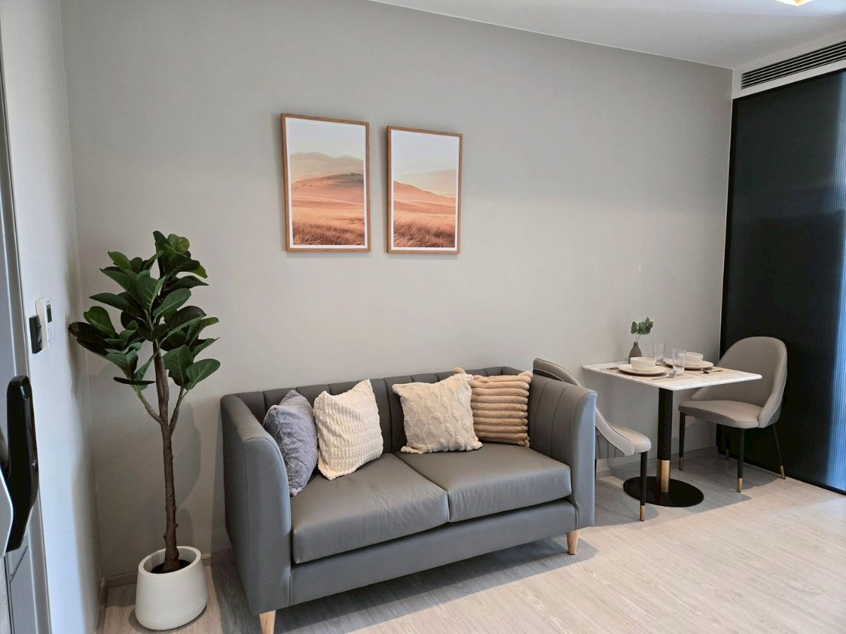 The Room Sukhumvit                 38