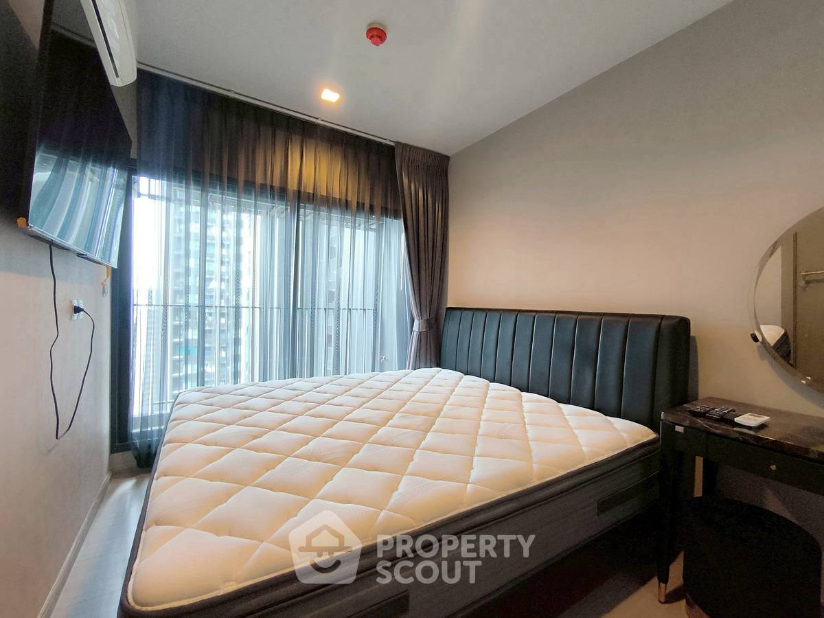 1-BR Condo at Life Asoke - Rama 9 near MRT Phra Ram 9 (ID 2474976)