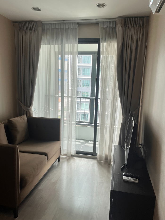 Fully Furnished Condo for Rent Near Bang Khun Non MRT
