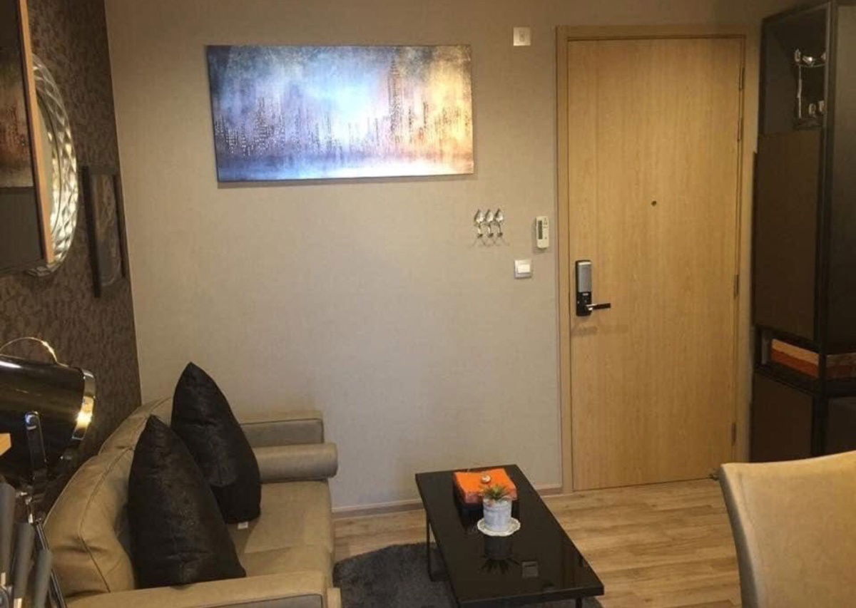 THE LINE Jatujak -              Mochit