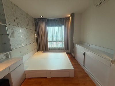 the president 3 , Built in all room , nice view 35 sqm. near BTS and MRT