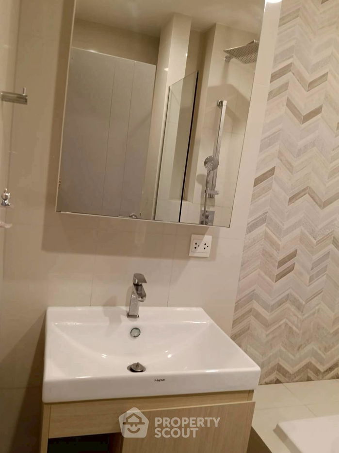 1-BR Condo at Oka Haus Sukhumvit 36 near BTS Thong Lor (ID 2464673)