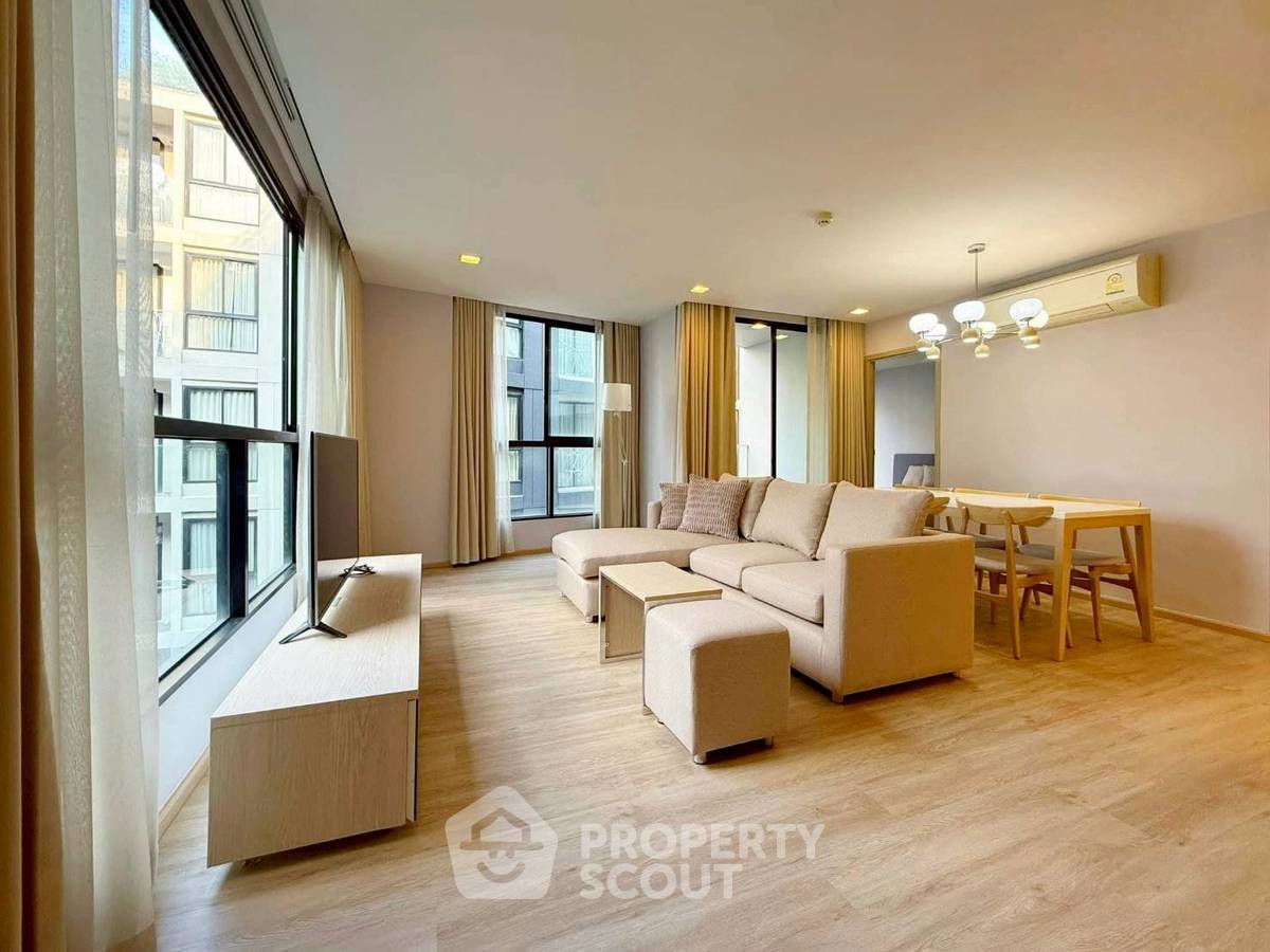 3-BR Condo at LIV @ 49 near BTS Thong Lor (ID 2473290)