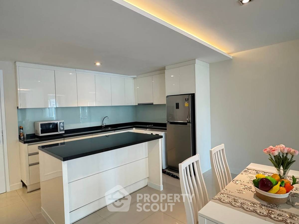 3-BR Condo at Le Nice Ekkamai Condominium near BTS Ekkamai (ID 2347274)