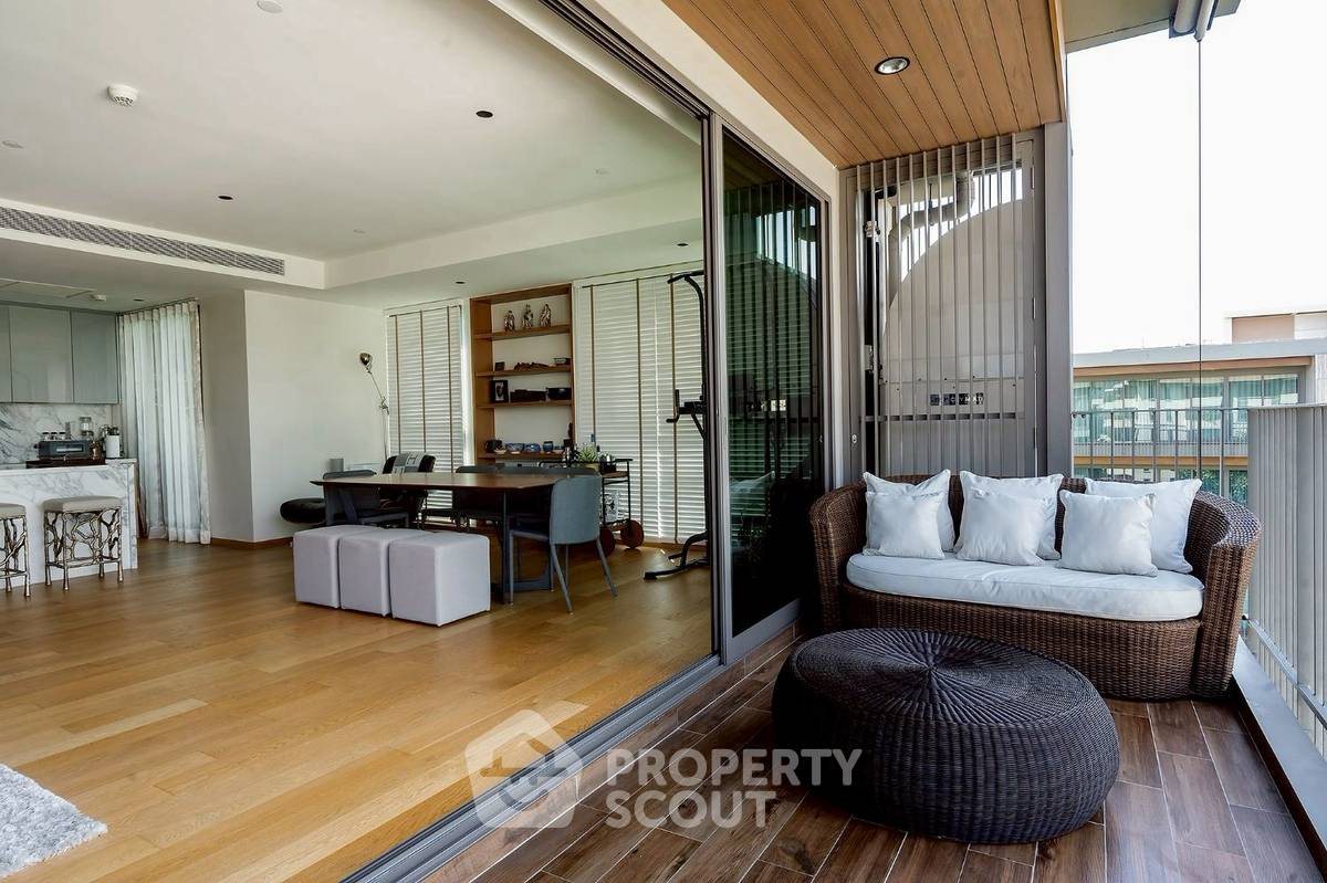 2-BR Condo at Supreme Legend Condominium near MRT Khlong Toei (ID 2470475)