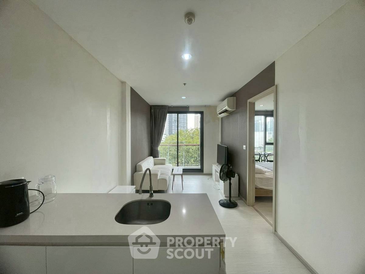 1-BR Condo at Rhythm Sukhumvit 42 near BTS Ekkamai (ID 2476951)